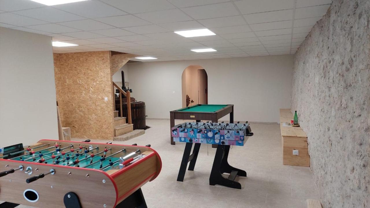 Maison De Campagne, Bord De Lac, Piscine, Billard 11 Per Plieux Exteriér fotografie